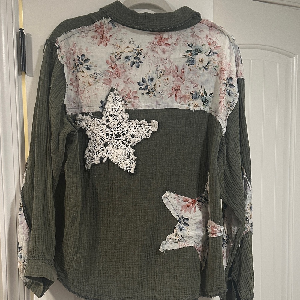 POL patchwork button up top - Picture 3 of 4